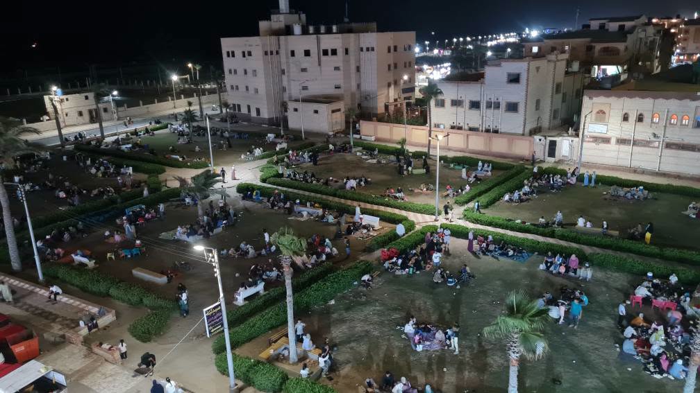 التواجد بالحدائق العامة بالمصيف