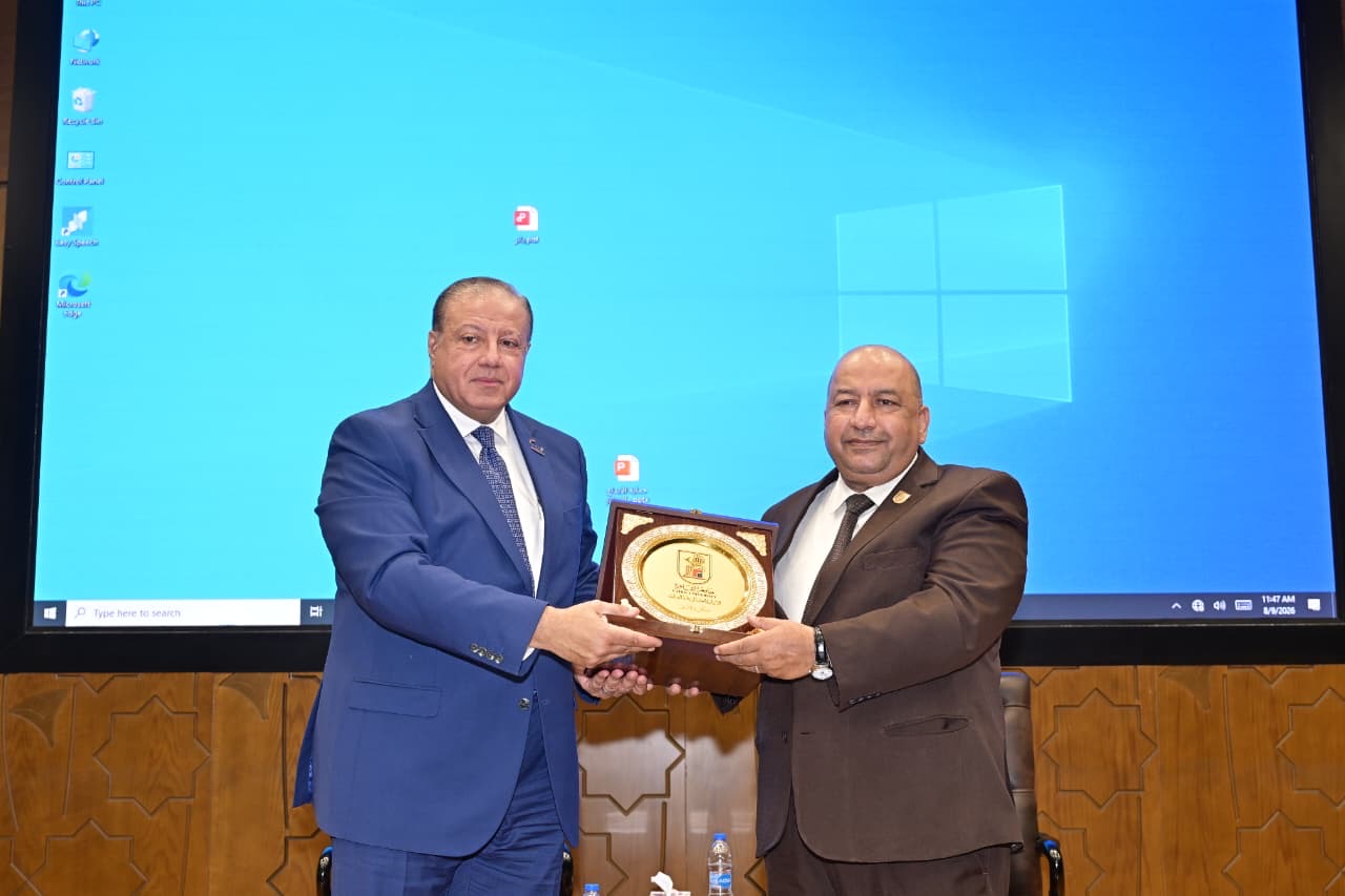 معسكر جامعة القاهرة معسكر جامعة القاهرة