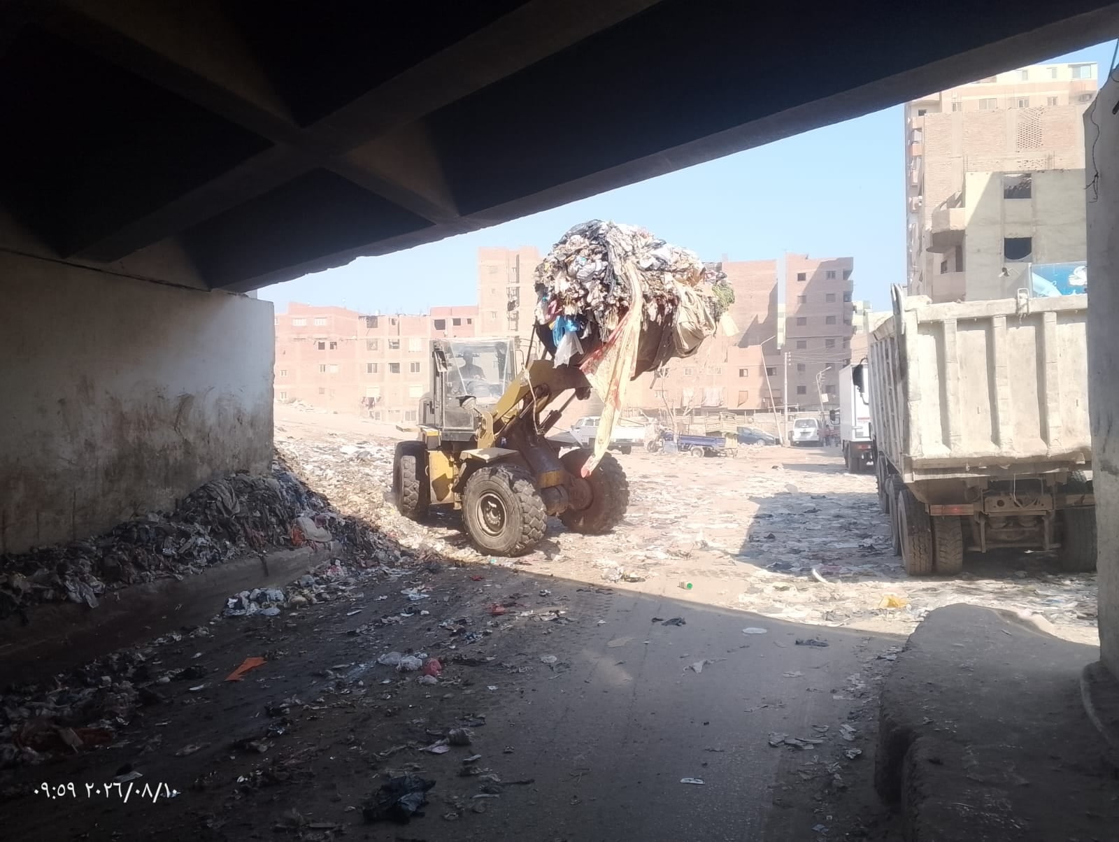 جانب من رفع المخلفات جانب من رفع المخلفات