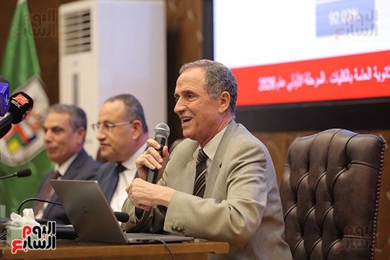 مؤتمر صحفى لوزير التعليم العالى (3)