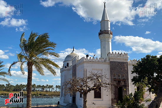 مسجد أبو مندور تحفة معمارية علي النيل
