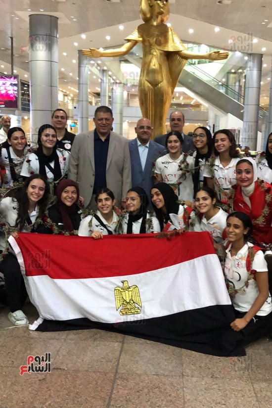 بعثة منتخب ناشئات اليد (2)
