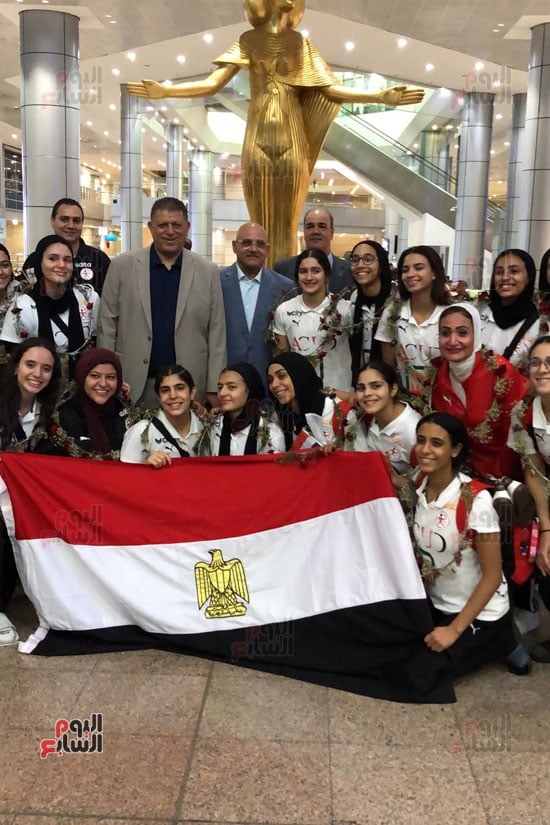 بعثة منتخب ناشئات اليد (3)