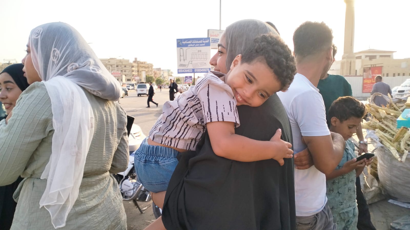 الفرحة بعودة الطفل الفرحة بعودة الطفل