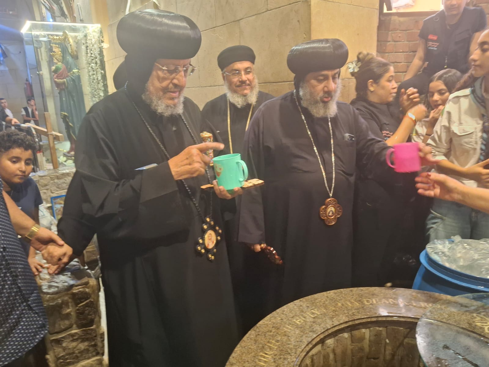 الشرب من البئر المقدس