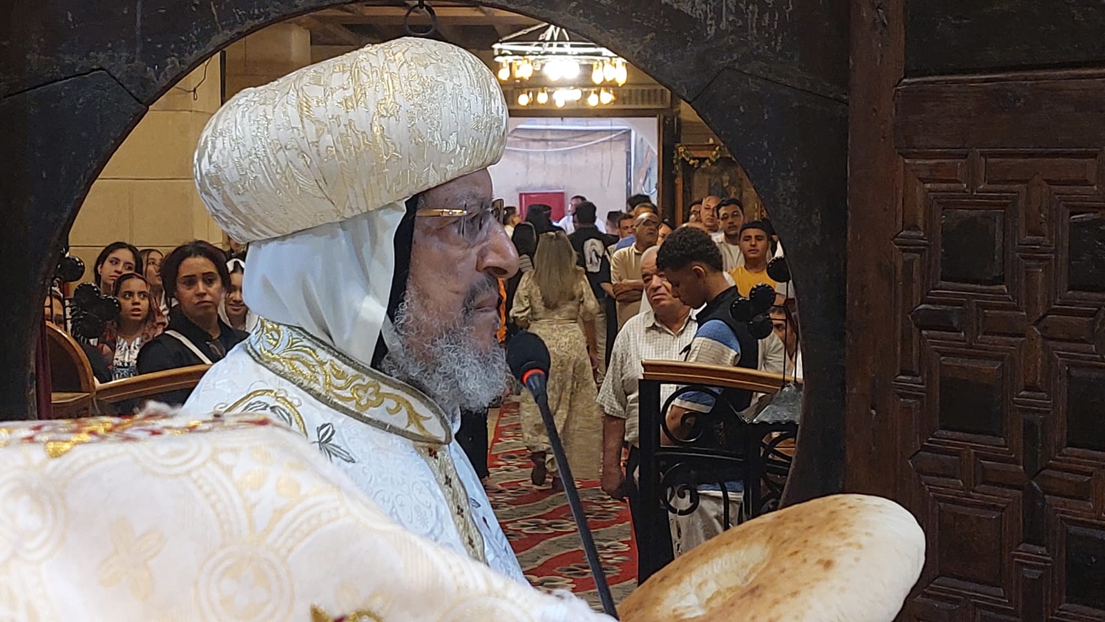 خلال القداس