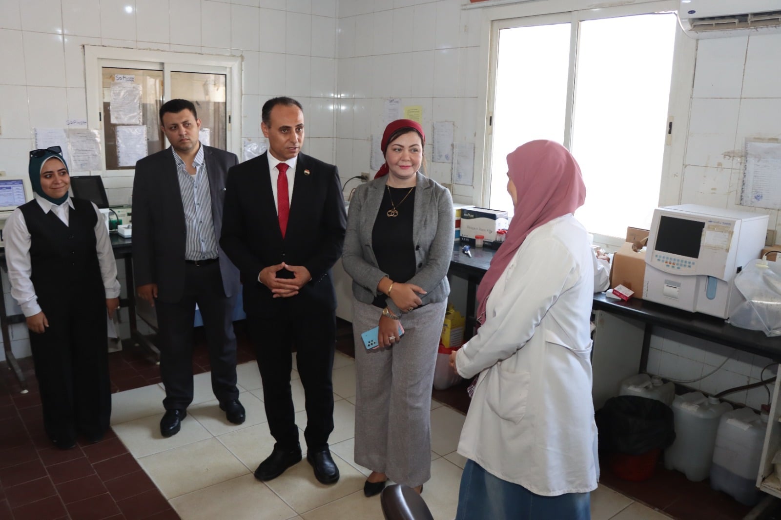 تجهيز وحدة السموم تجهيز وحدة السموم