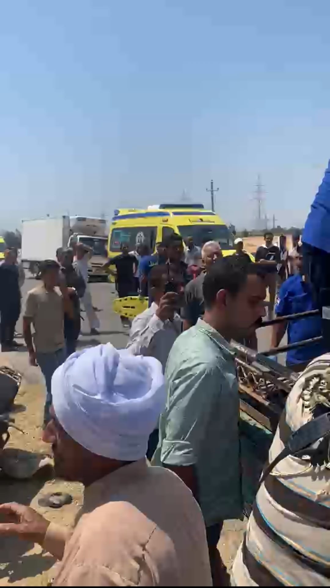 حادث تصادم سيارتى عمال بالدواويس