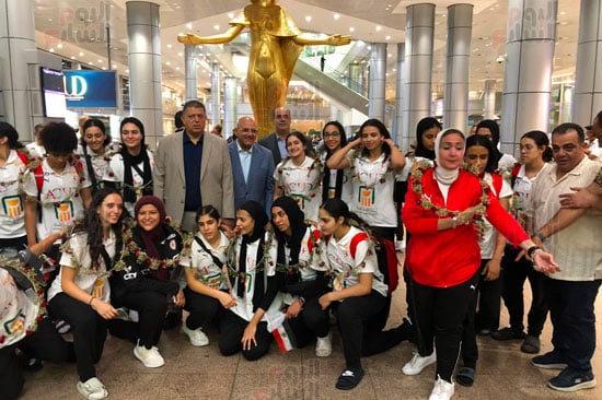 بعثة منتخب ناشئات اليد (4)