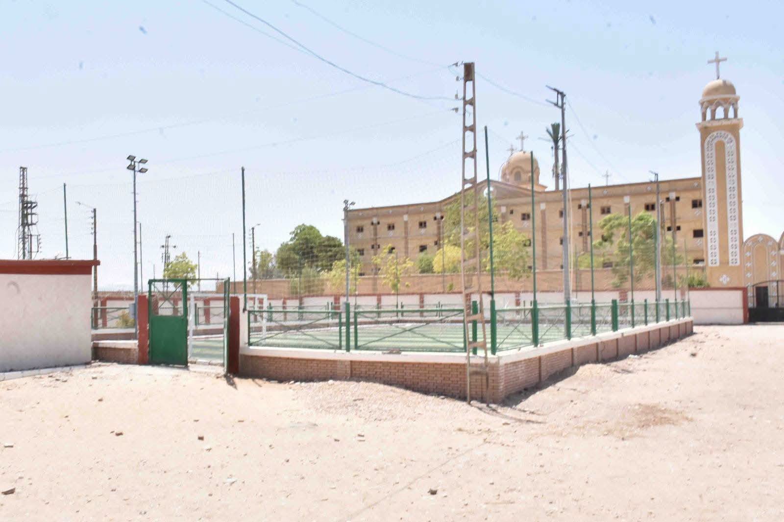 المحافظ يوجه بالإهتمام بأرضيات الملاعب والمظهر الجمالى لمراكز الشباب