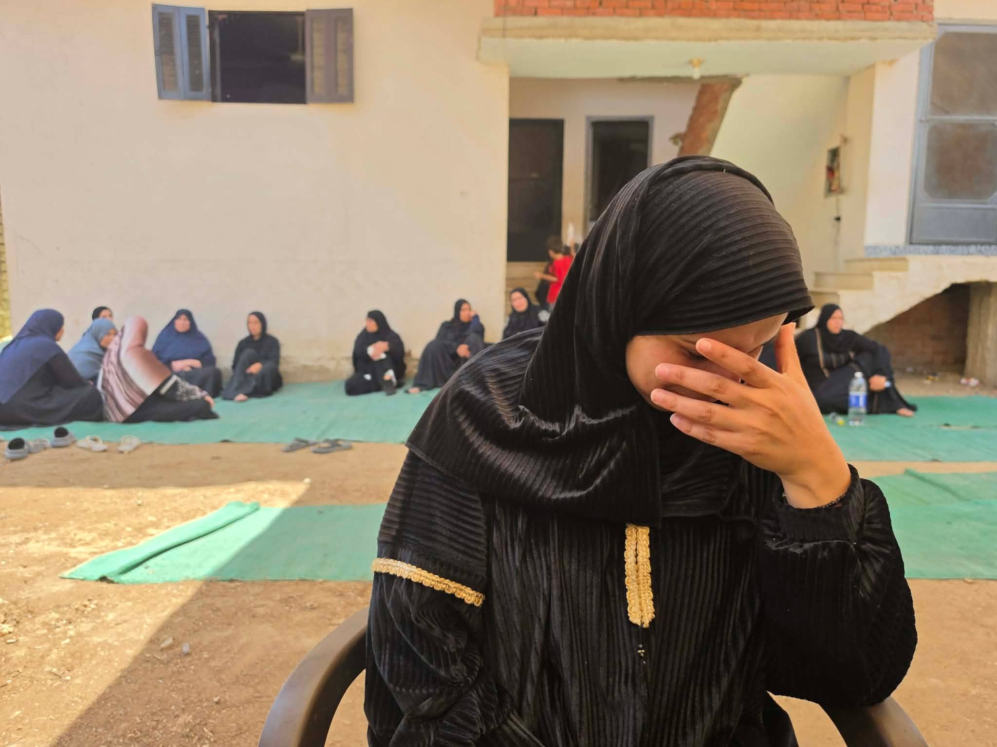 انهيار شقيقة الشابين
