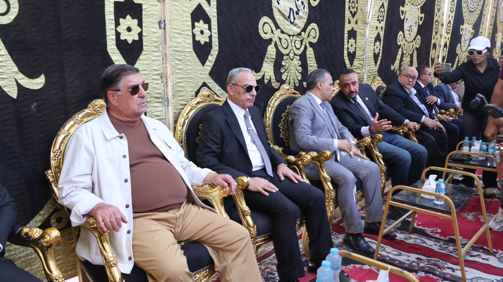 جانب من العزاء جانب من العزاء