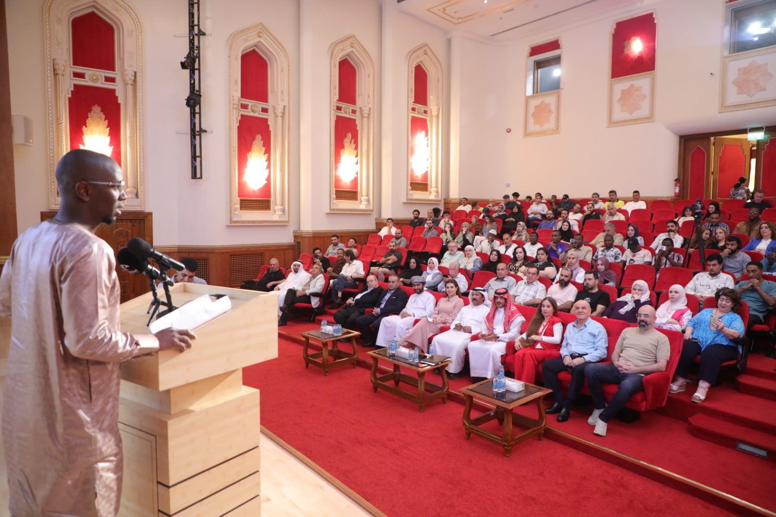 خلال الأمسية الشعرية