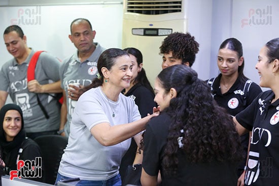 منتخب ناشئات اليد بطلات الإنجاز التاريخي (8)