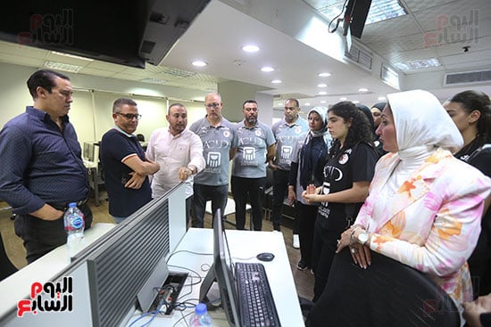 منتخب ناشئات اليد يزور اليوم السابع (9)