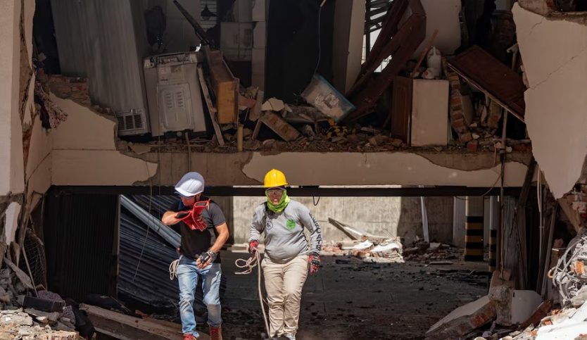 فرق الانقاذ