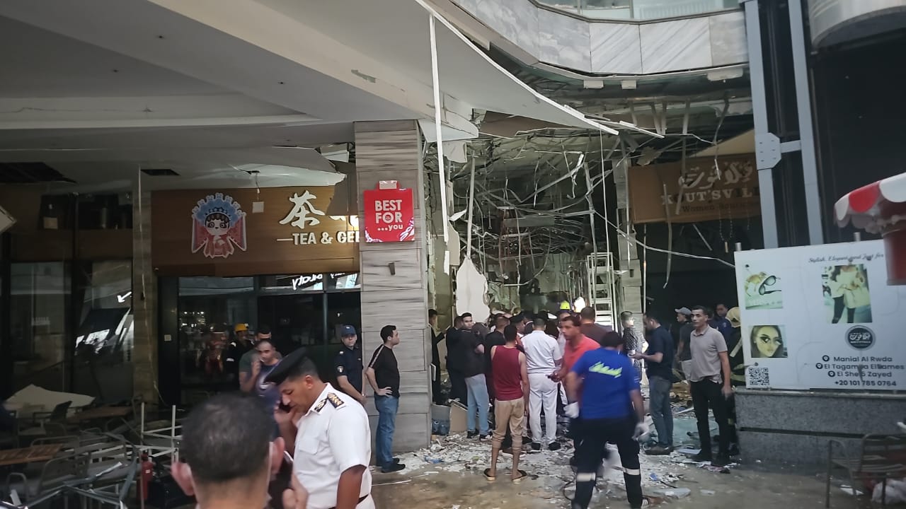 آثار حريق محل هدايا داخل مول أربيلا بلازا بالتجمع (4)