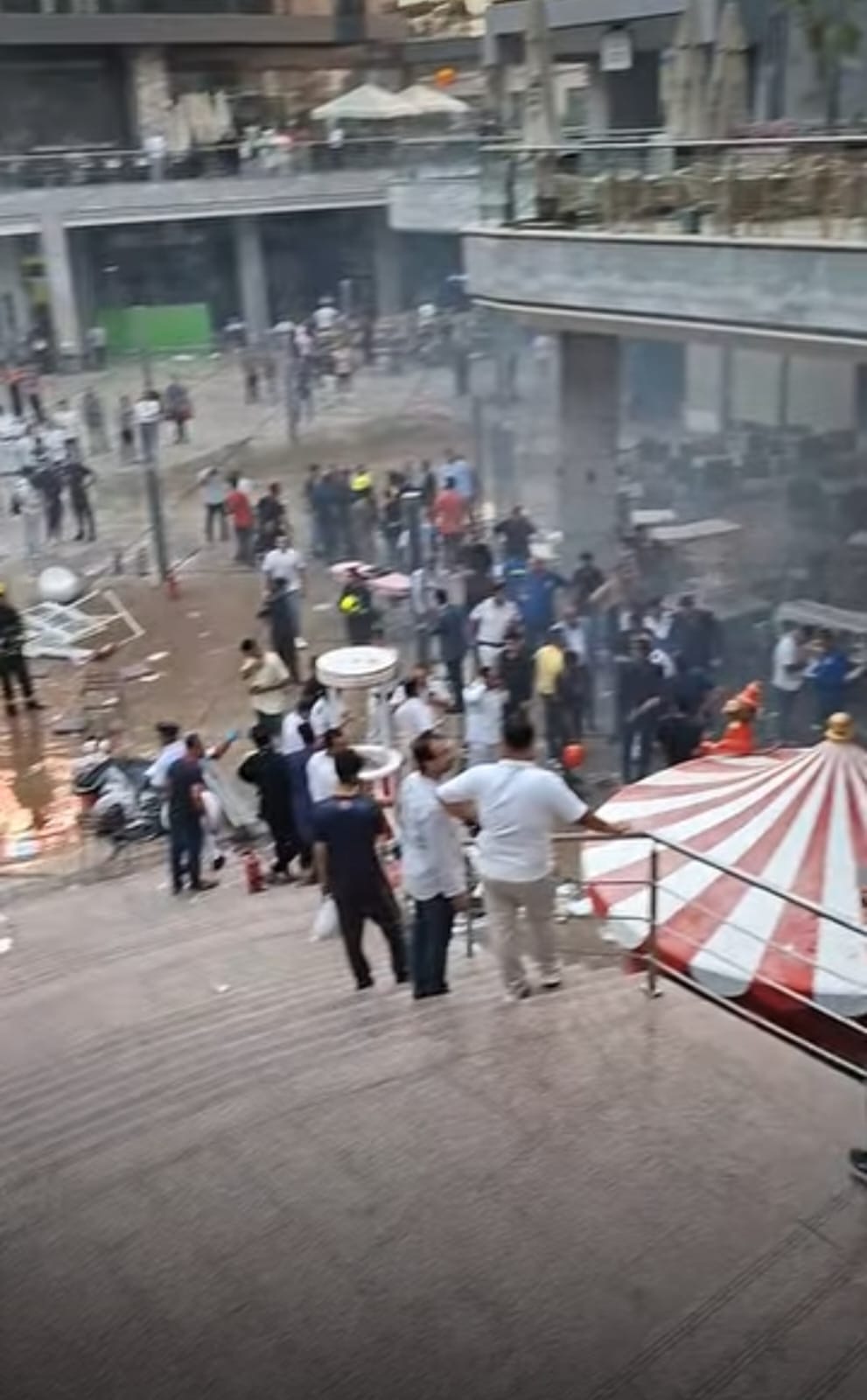 آثار حريق محل هدايا داخل مول أربيلا بلازا بالتجمع (21)