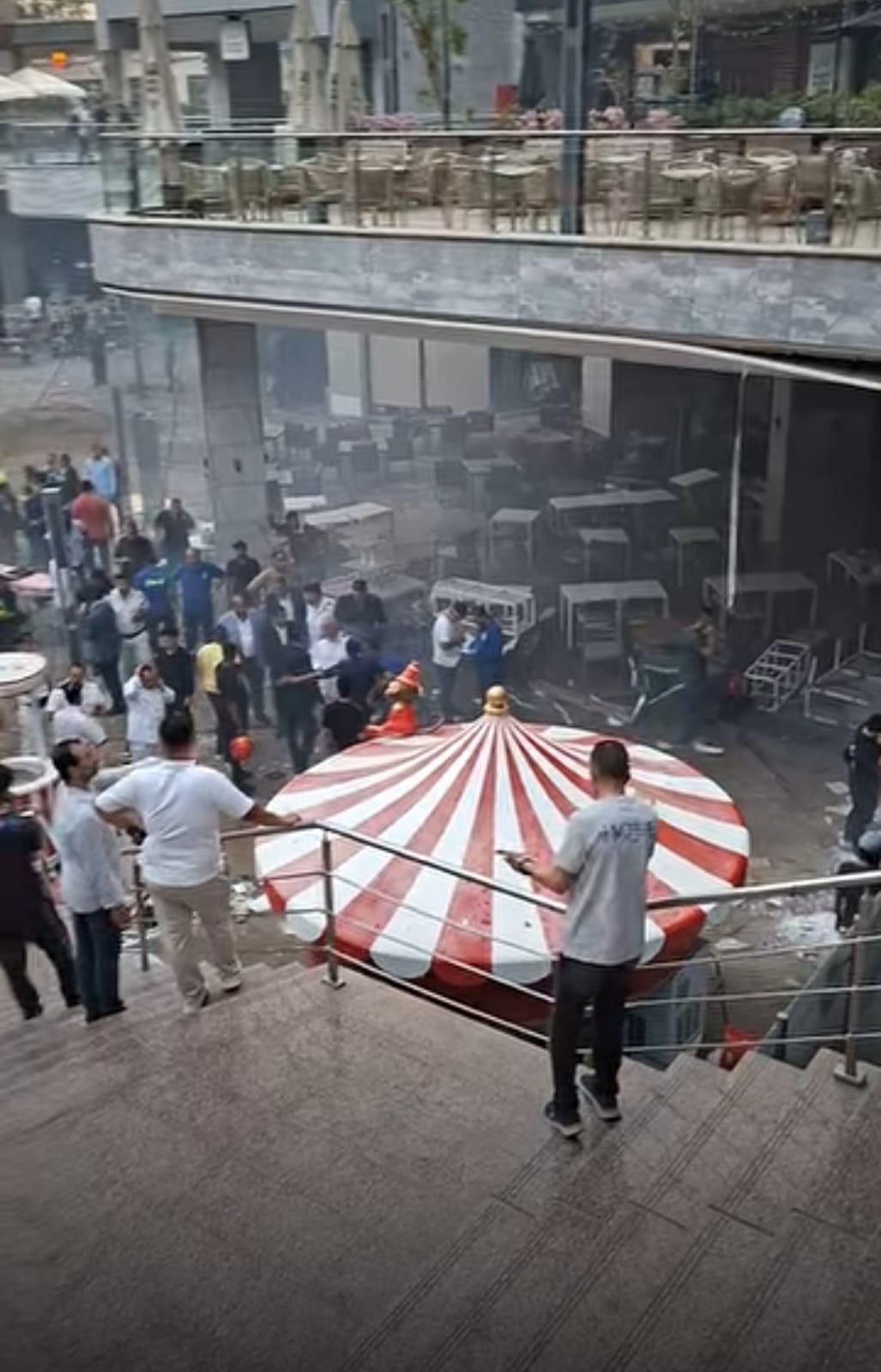 آثار حريق محل هدايا داخل مول أربيلا بلازا بالتجمع (15)