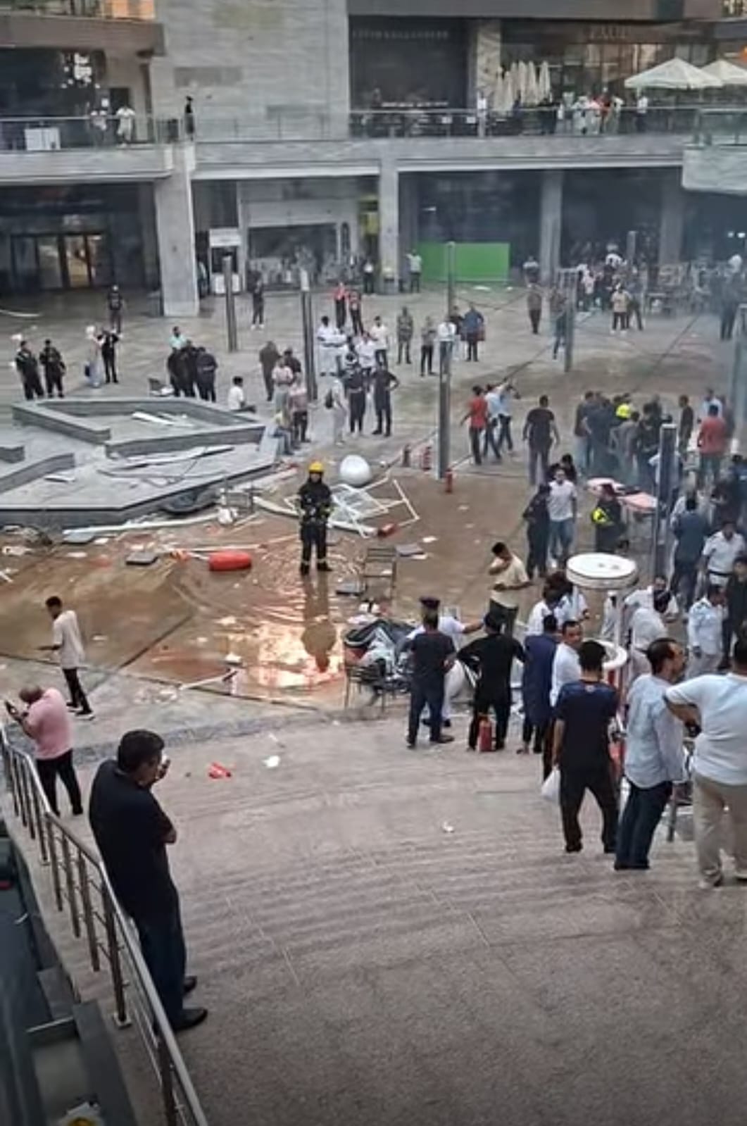 آثار حريق محل هدايا داخل مول أربيلا بلازا بالتجمع (20)