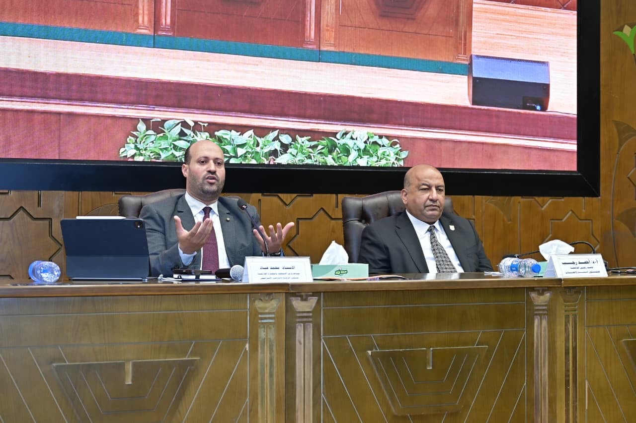 معسكر قادة المستقبل بجامعة القاهرة (2)