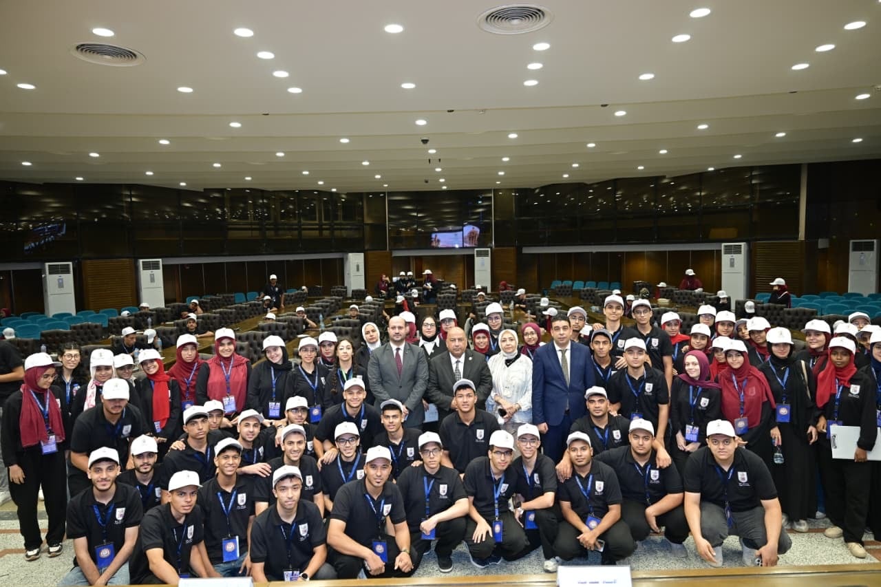 معسكر قادة المستقبل بجامعة القاهرة (4)