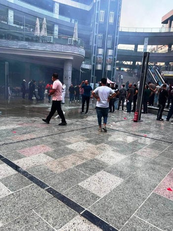 آثار حريق محل هدايا داخل مول أربيلا بلازا بالتجمع (25)