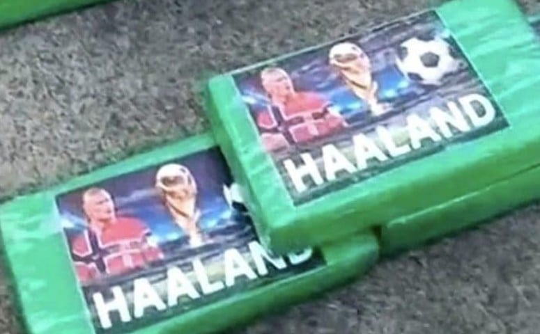 هالاند على عبوات الكوكايين 