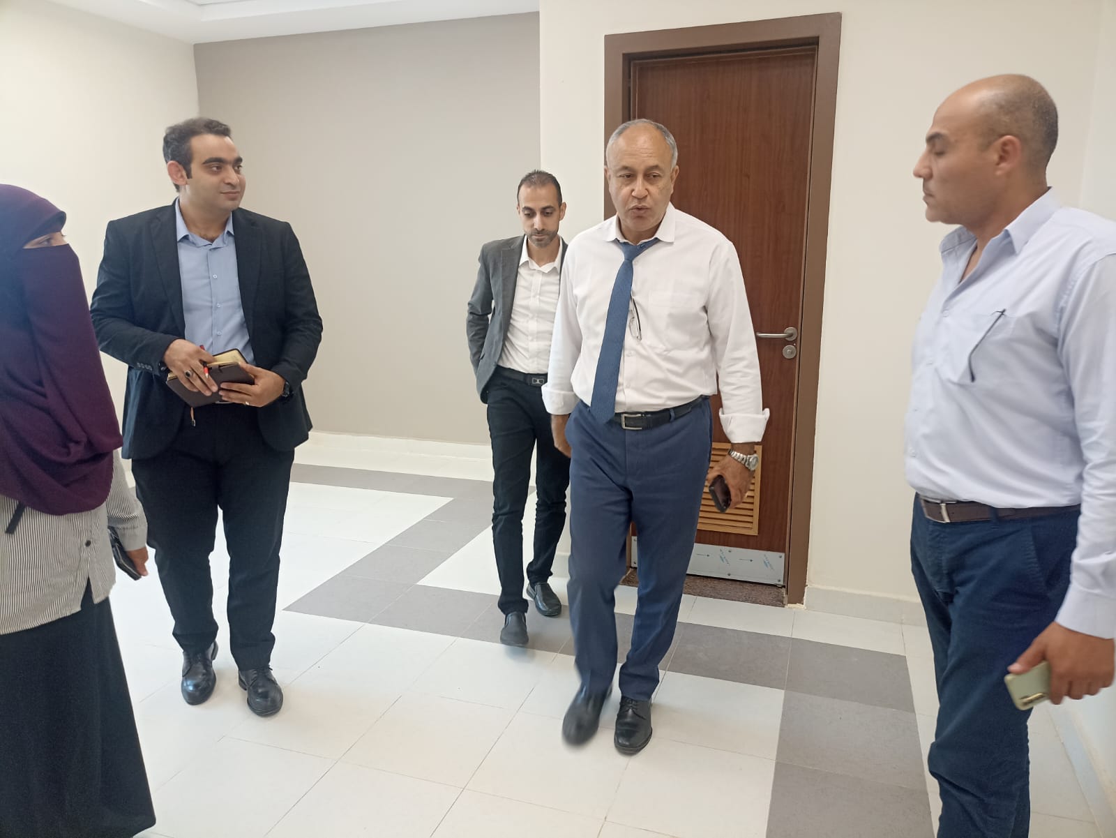 خلال الجولة بالمستشفى