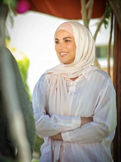 درة فى صورة أخري