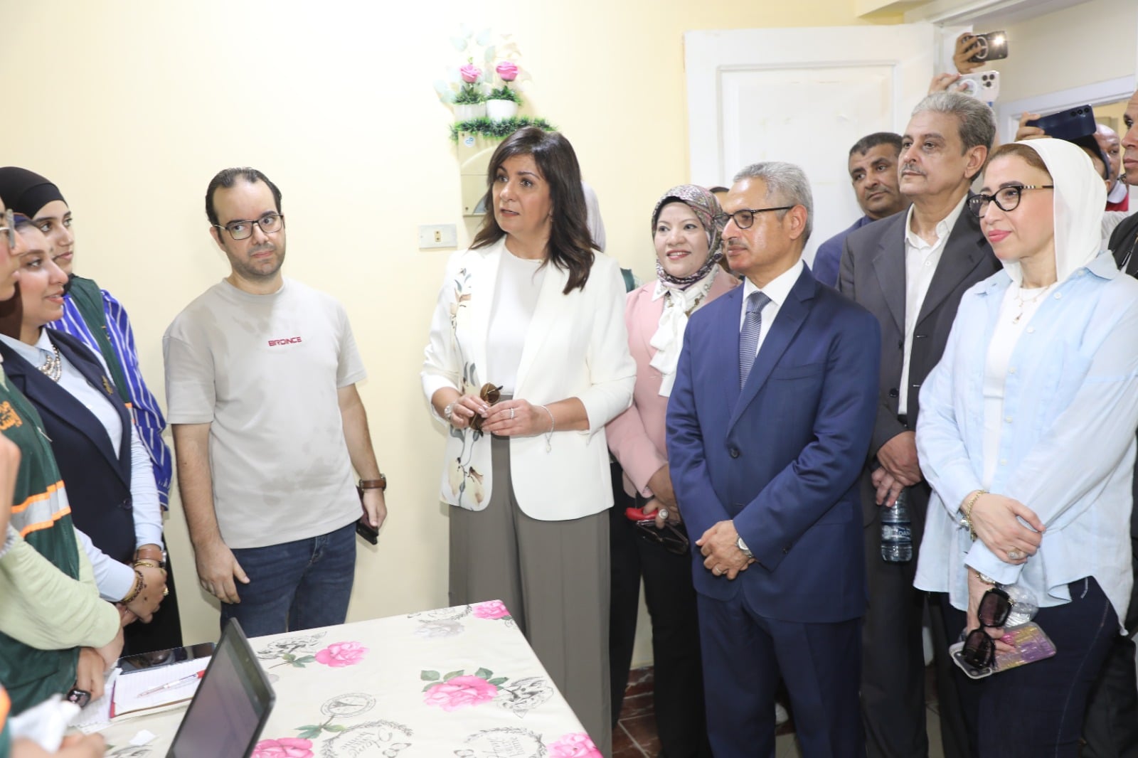 قافلة ايد واحدة