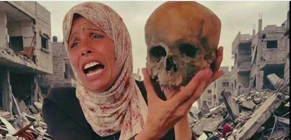 ابنة تستخرج جثة والدها المتفحمة