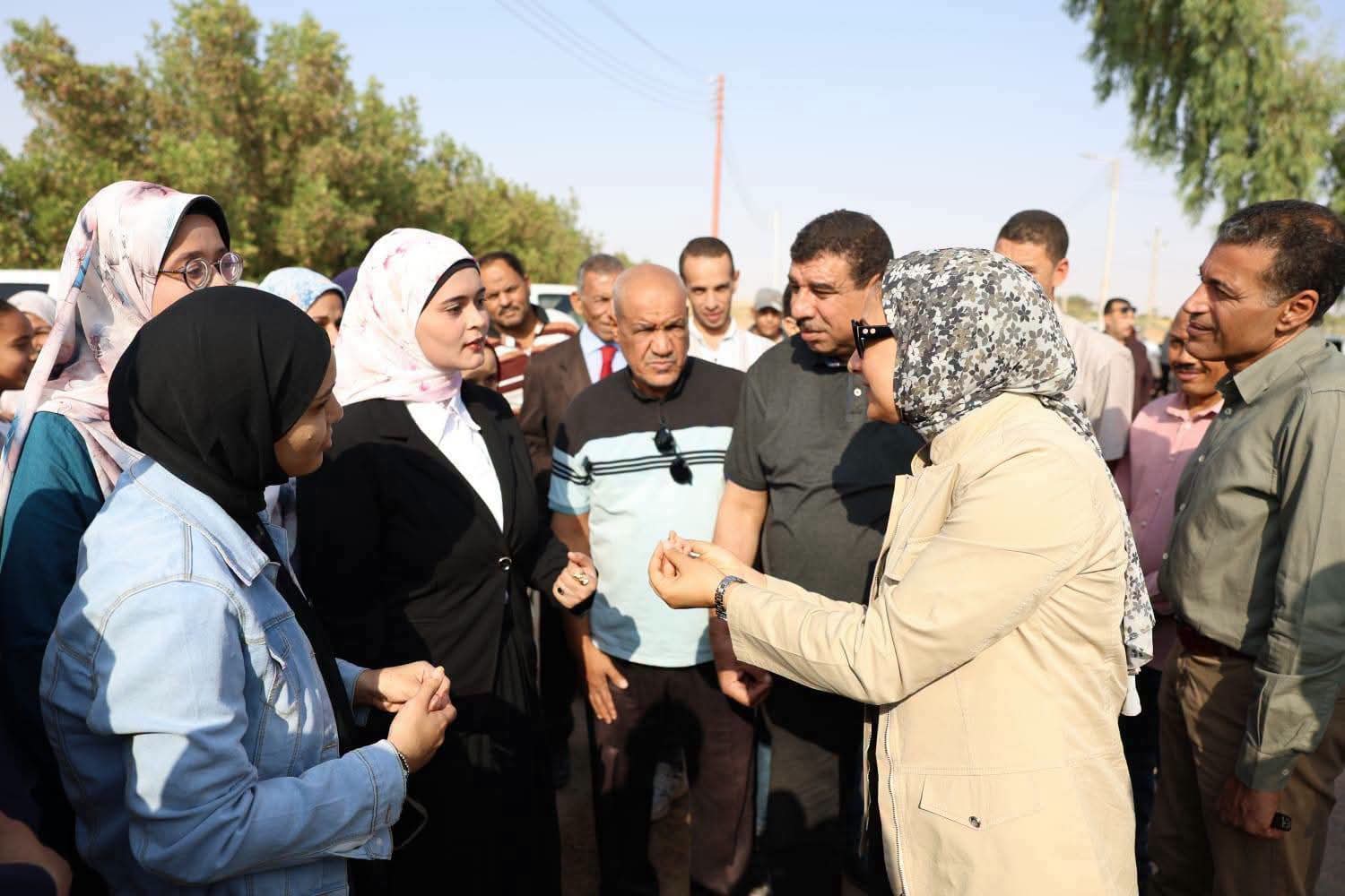 لقاء المحافظ مع اهالى درب الأربعين لقاء المحافظ مع اهالى درب الأربعين