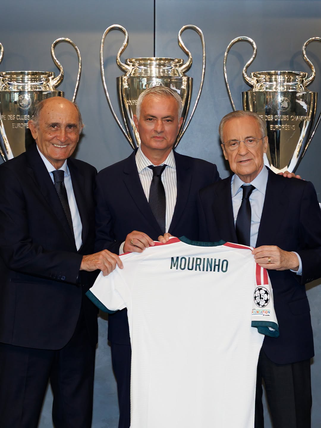 مراسم تقديم مورينيو مدربا لريال مدريد (1)