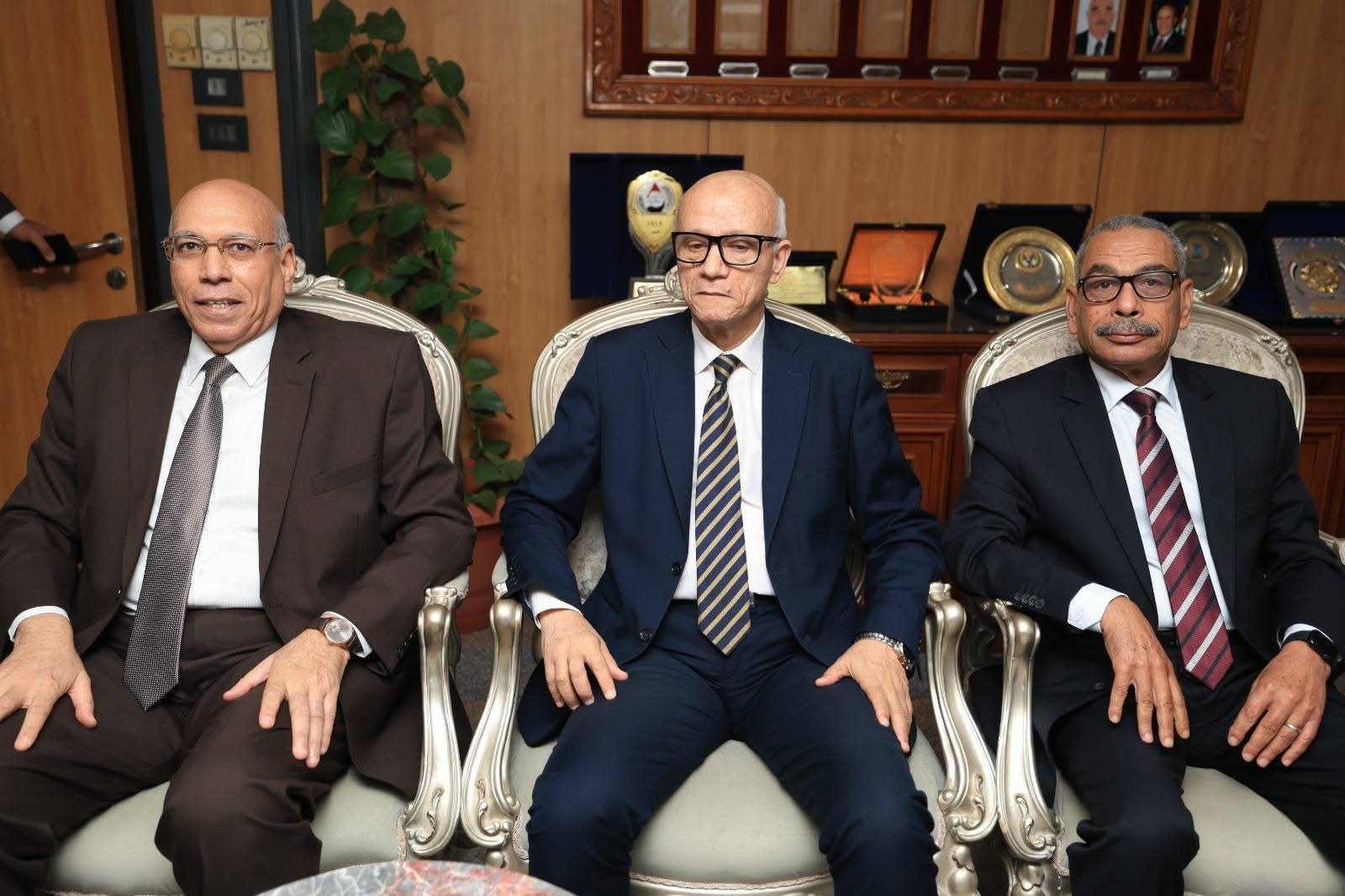 رئيس هيئة قضايا الدولة يستقبل مساعد وزير الخارجية  (4)