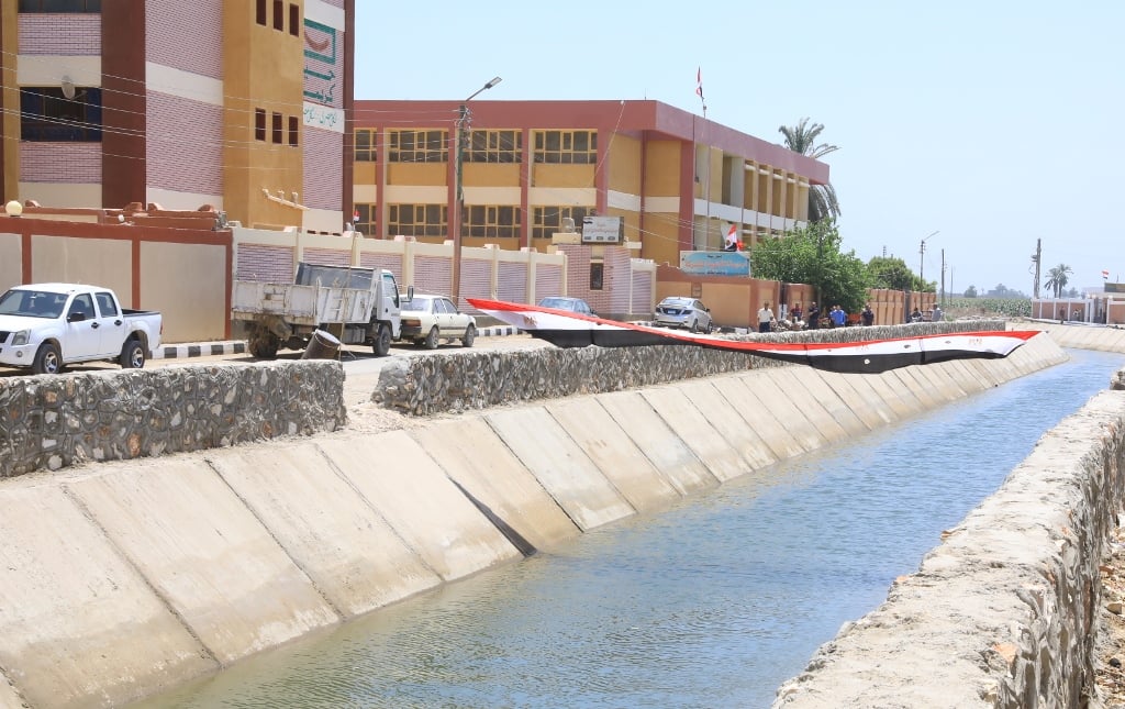 تبطين الترع بسوهاج (3)