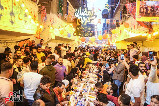 فرحة المصريين بفطار المطرية (2)