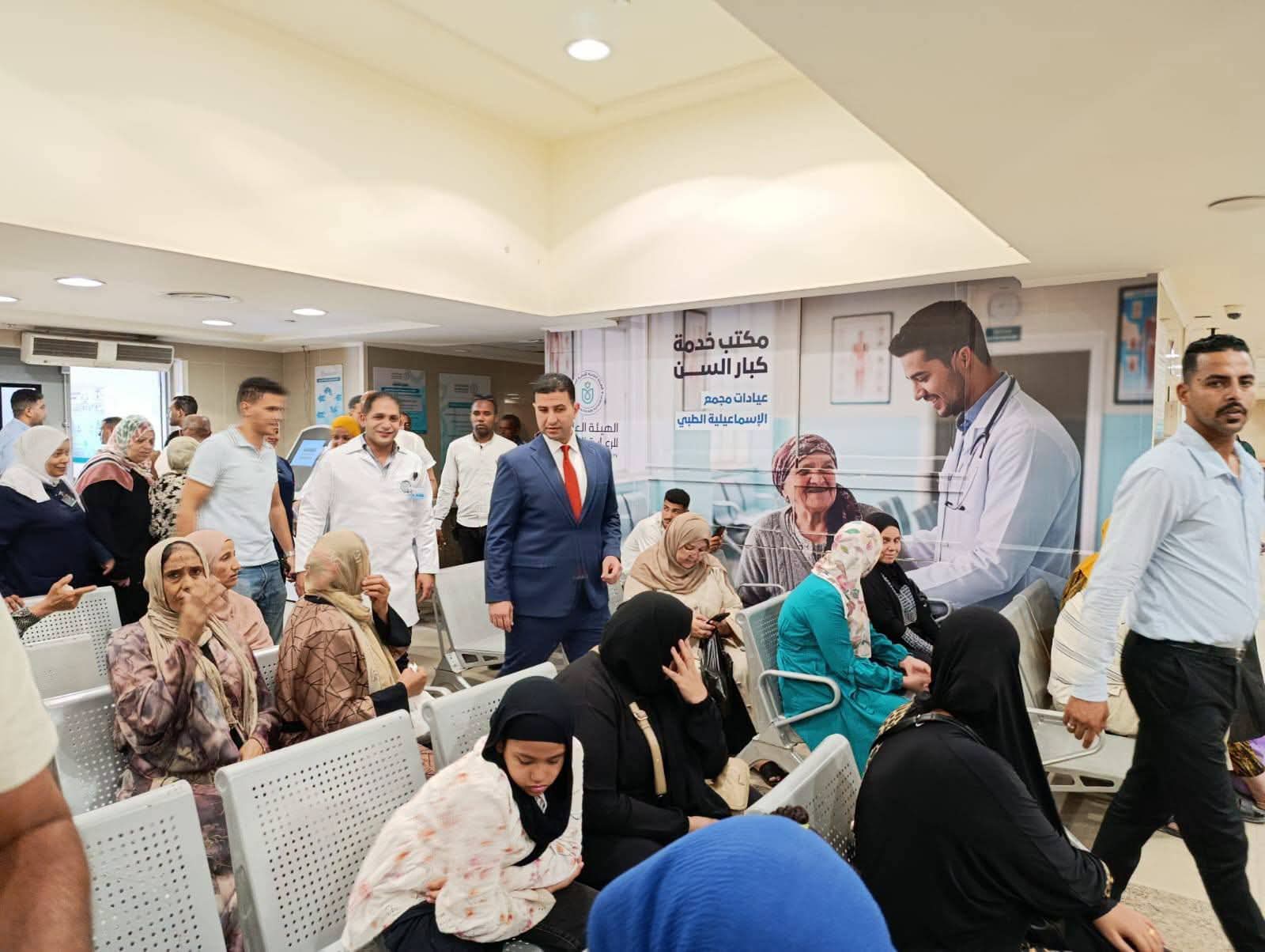 مدير الرعاية الصحية بالإسماعيلية امام العيادات مدير الرعاية الصحية بالإسماعيلية امام العيادات