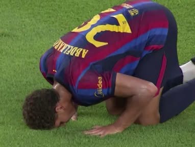 هدف التقدم لبرشلونة في مرمى الأهلي (2)