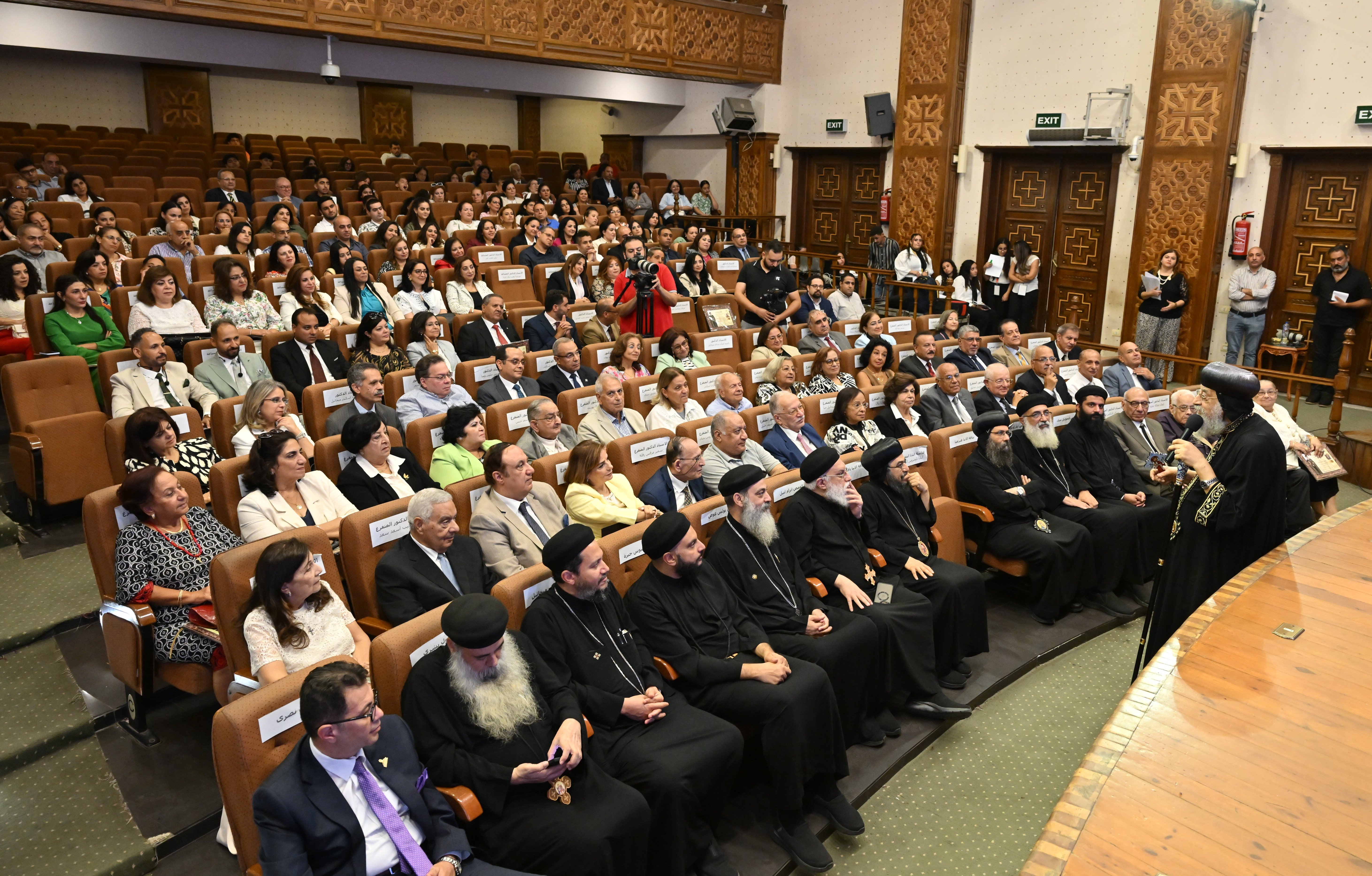 البابا تواضروس يلتقى أساتذة جامعة الإسكندرية  (5)