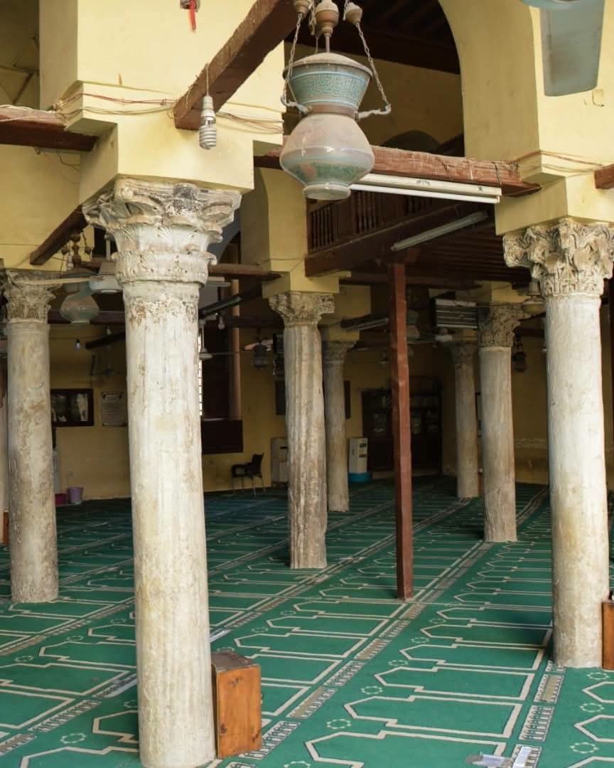 مسجد الحسن ابن صالح من الداخل مسجد الحسن ابن صالح من الداخل