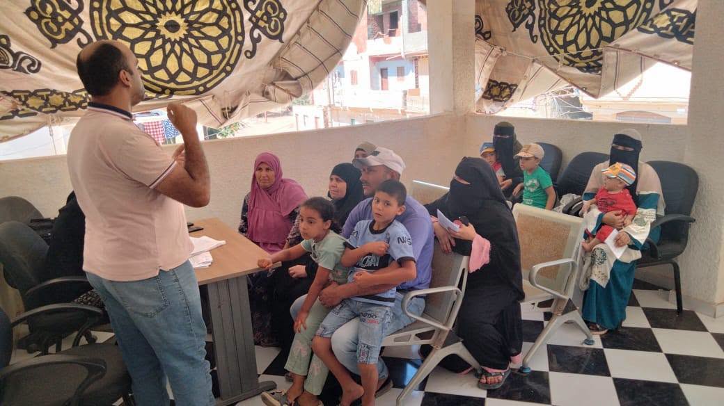 تقديم التوعية الصحية بالقافلة الجديدة تقديم التوعية الصحية بالقافلة الجديدة