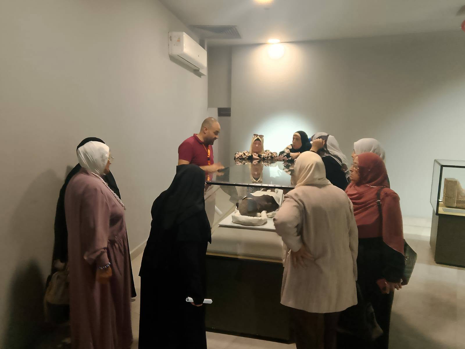 التعرف على القطع الاثرية بالمتحف التعرف على القطع الاثرية بالمتحف