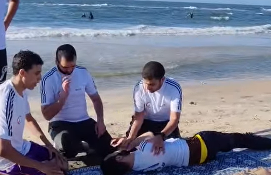 جانب من التعامل مع من تعرض للغرق