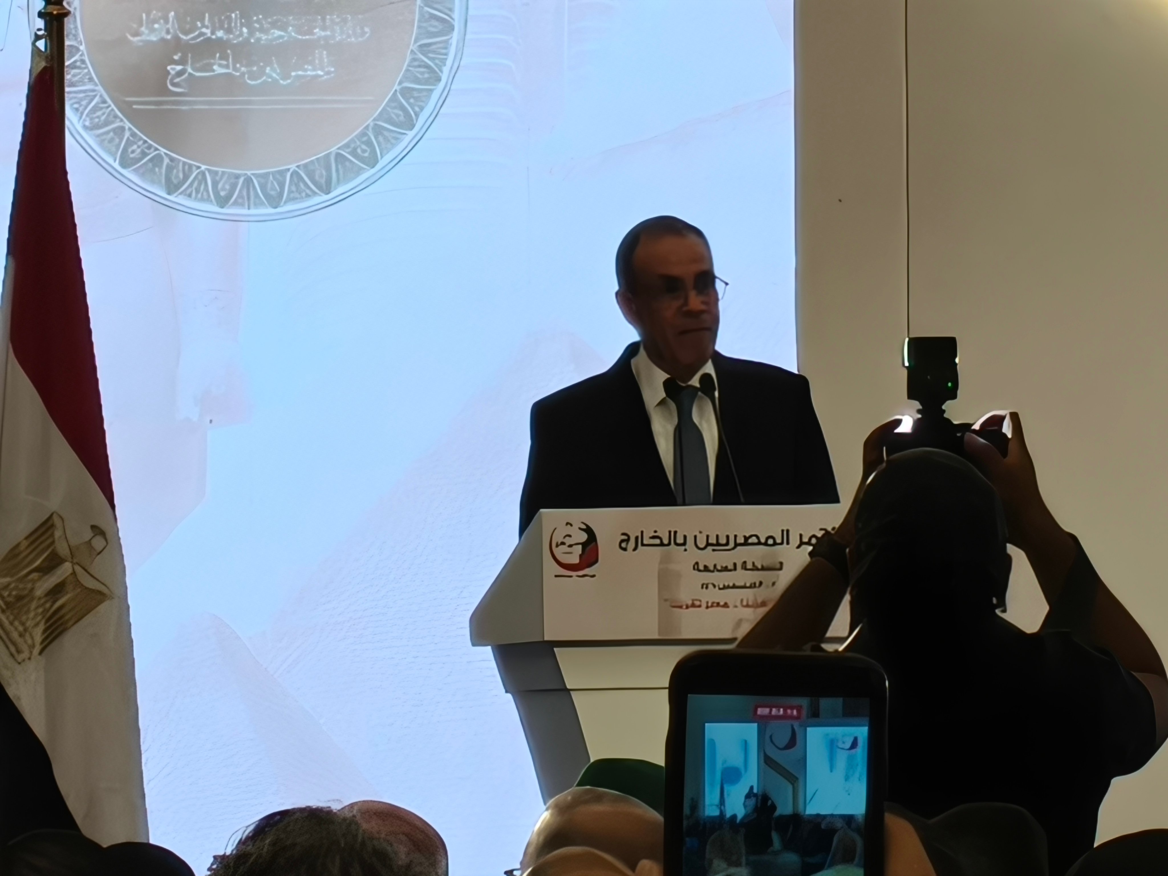 بدر عبد العاطي في مؤتمر المصريين بالخارج بدر عبد العاطي في مؤتمر المصريين بالخارج