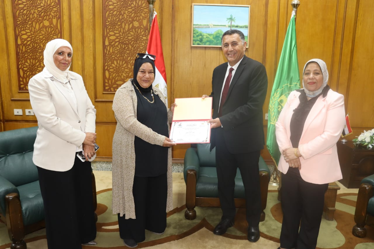 خلال التكريمات خلال التكريمات