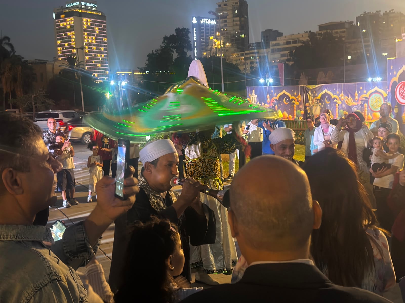 تنورة ومزمار فى انطلاق ليالي صيف المسرح
