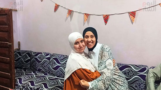 سارة-وشقيقتها