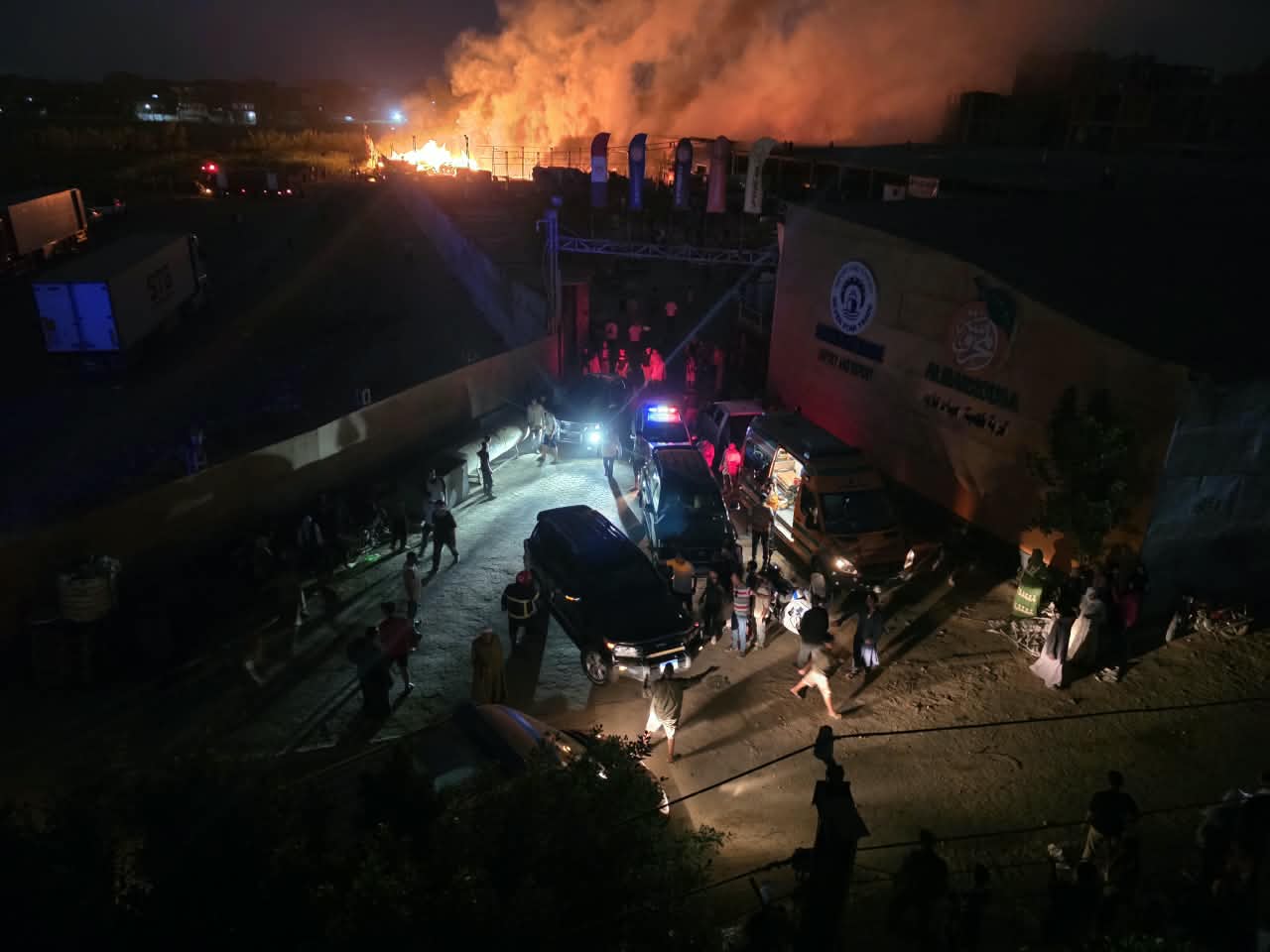 حريق اندلع بمحطة لتصدير الموالح بمنطقة قمرونة حريق اندلع بمحطة لتصدير الموالح بمنطقة قمرونة