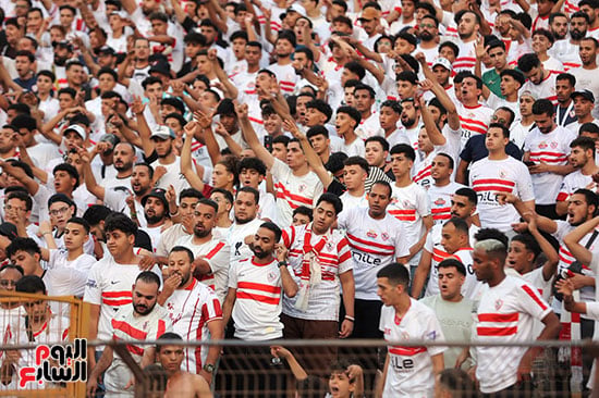 الجماهير بالمدرج الجماهير بالمدرج